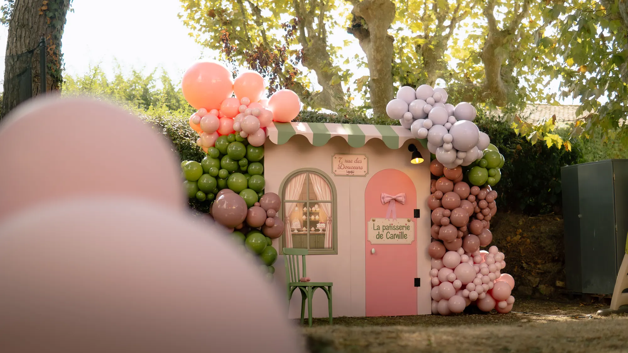 Décor d'anniversaire « La pâtisserie de Camille » par Secrets Obscurs